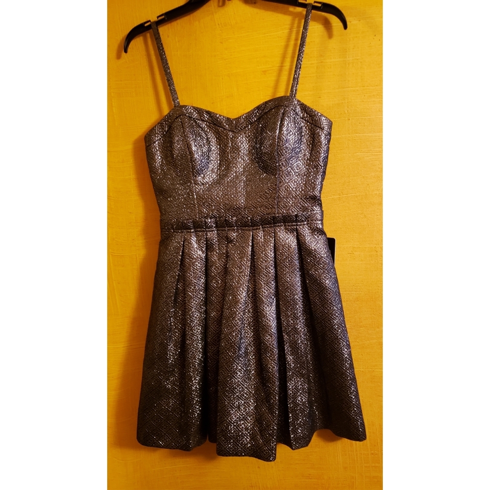 GUESS METALLIC SLIVER COCKTAIL DRESS - Picture 6 of 6